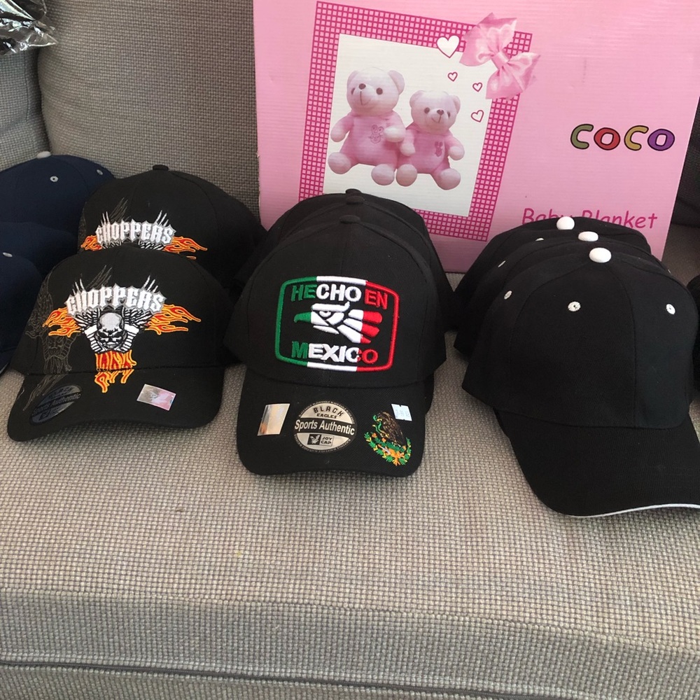 Cap 🧢 - Picture 2 of 3